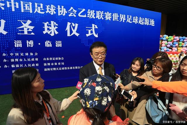 申花对阵玉昆，下半场玉昆换人调整
